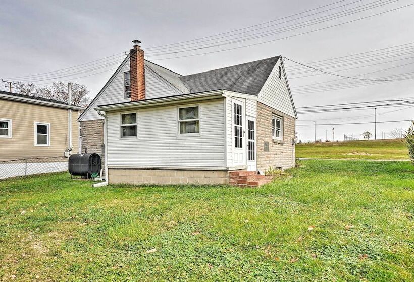 Remodeled Abingdon House W/ Spacious Yard!