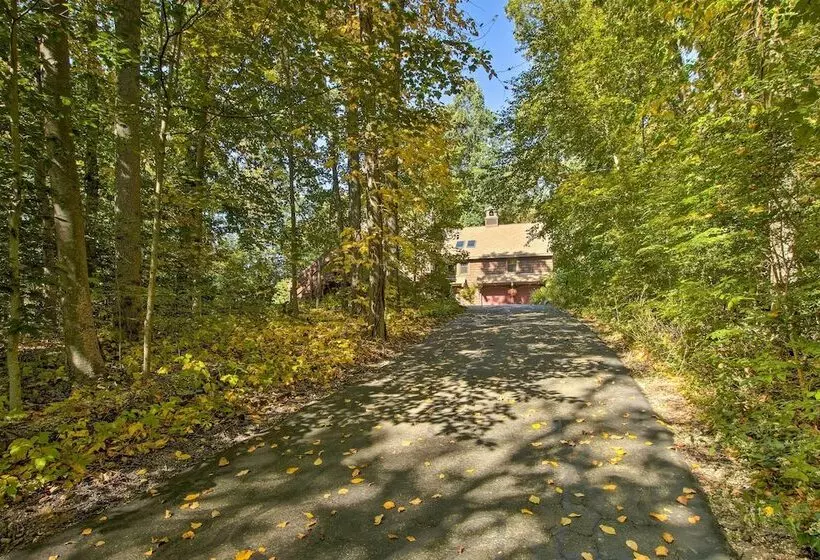 Rustic Retreat W/ Hot Tub In North Branford!