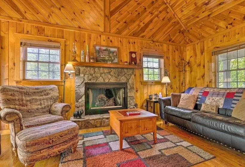 Secluded Cabin Between Boone & Blowing Rock!