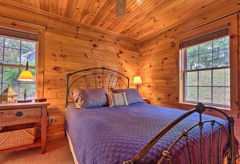 Secluded Cabin Between Boone & Blowing Rock!