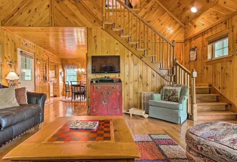 Secluded Cabin Between Boone & Blowing Rock!