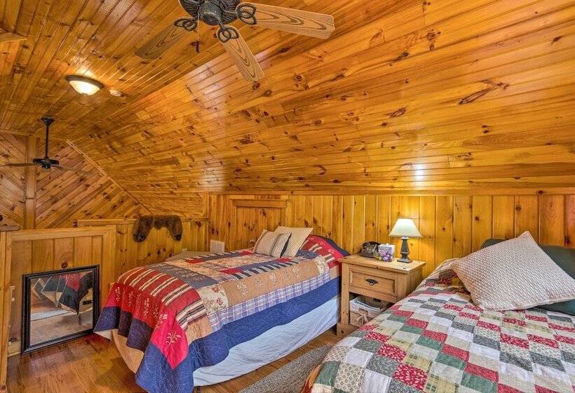 Secluded Cabin Between Boone & Blowing Rock!