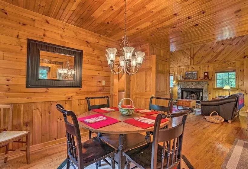 Secluded Cabin Between Boone & Blowing Rock!