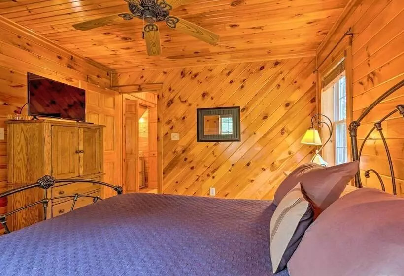 Secluded Cabin Between Boone & Blowing Rock!