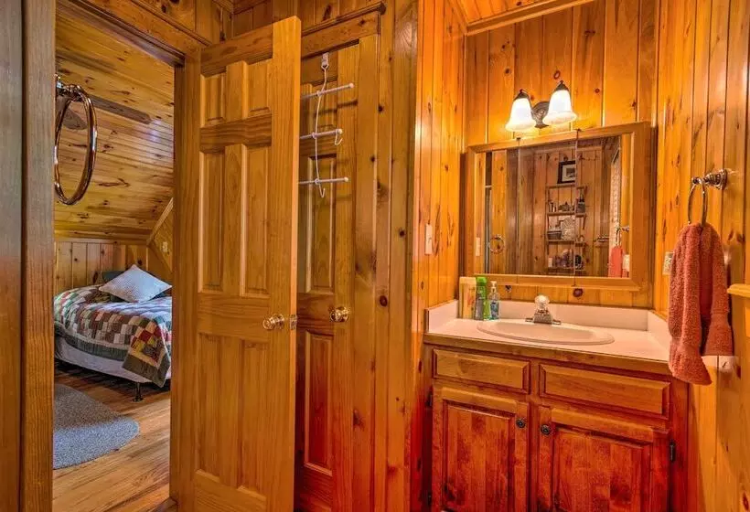 Secluded Cabin Between Boone & Blowing Rock!