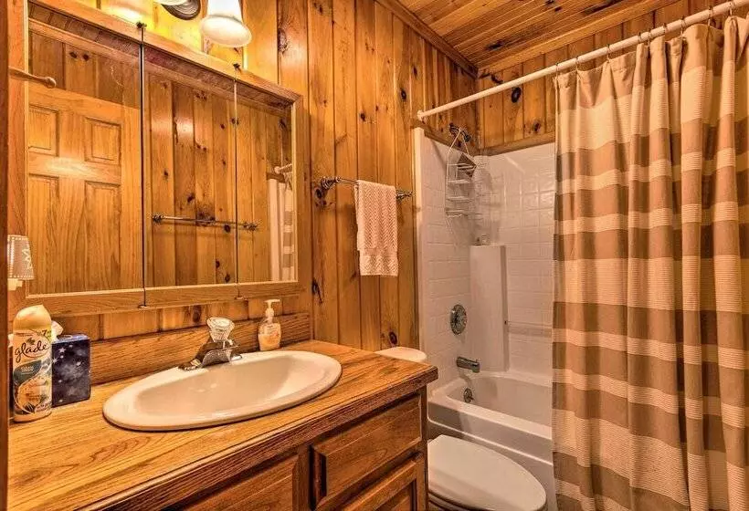 Secluded Cabin Between Boone & Blowing Rock!