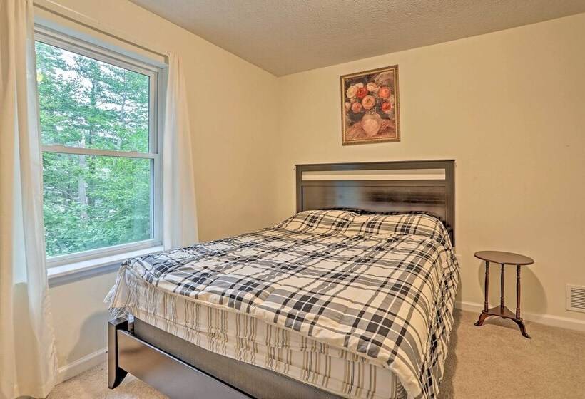 Serene Pocono Escape: 4 Mi To Tobyhanna State Park