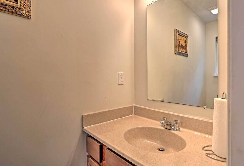 Serene Pocono Escape: 4 Mi To Tobyhanna State Park