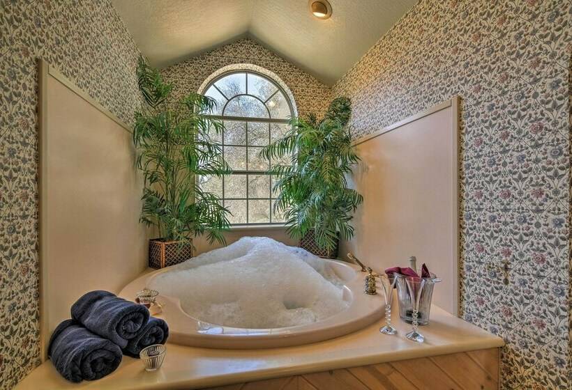 Sonora Home On 10 Resort Acres W/ Shared Pool!