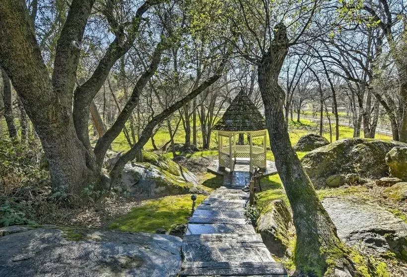 Sonora Home On 10 Resort Acres W/ Shared Pool!