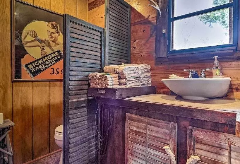 Dock On Lake Siesta: Spacious La Grange Retreat!