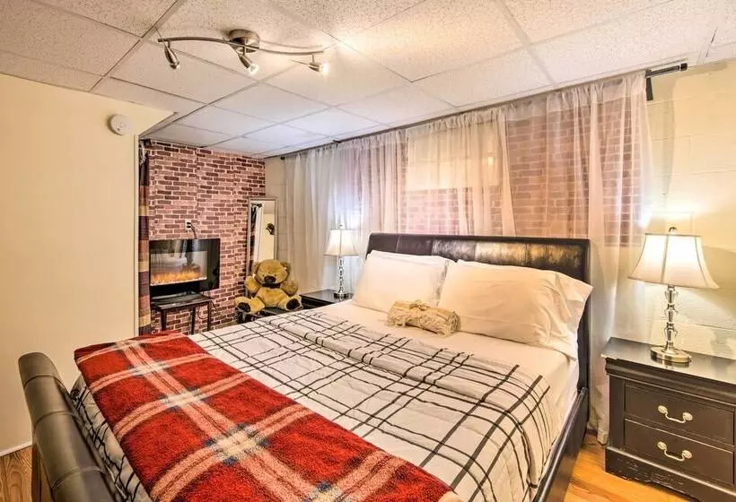 Spacious Palmyra Home W/ Fire Pit & Deck!