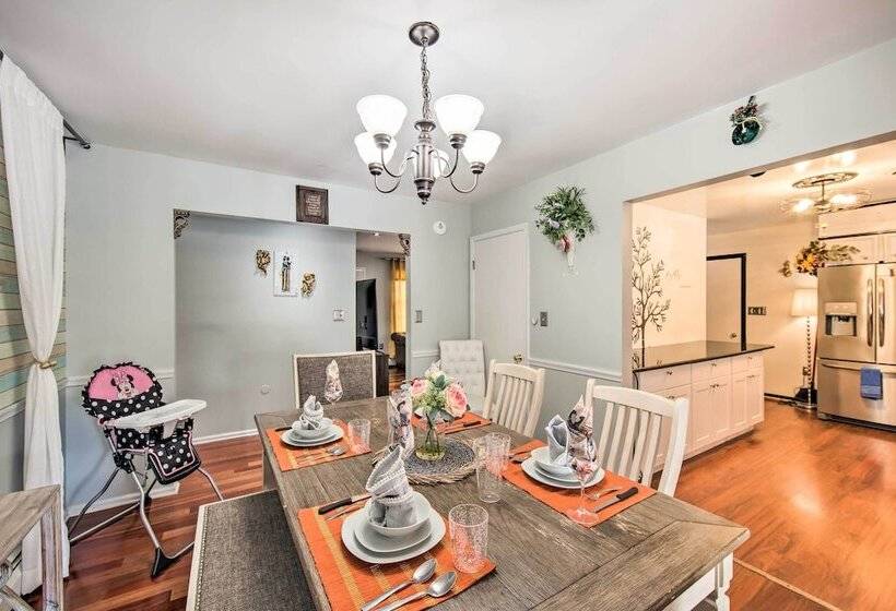 Spacious Palmyra Home W/ Fire Pit & Deck!