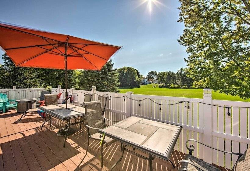 Spacious Palmyra Home W/ Fire Pit & Deck!