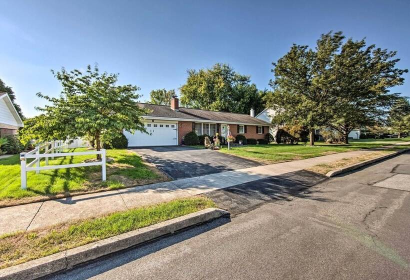 Spacious Palmyra Home W/ Fire Pit & Deck!