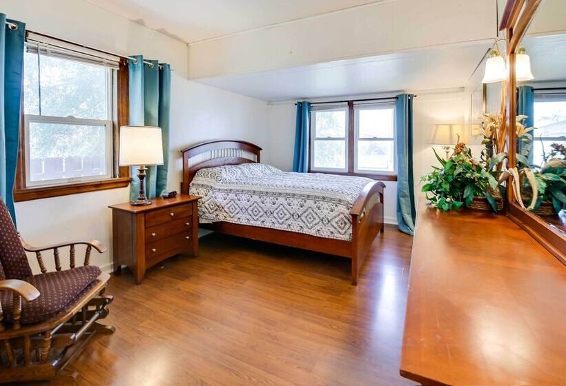 Spacious Wyoming Retreat: Fishing & Hunting