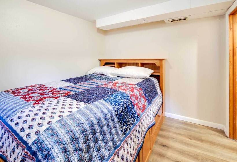 Spacious Wyoming Retreat: Fishing & Hunting