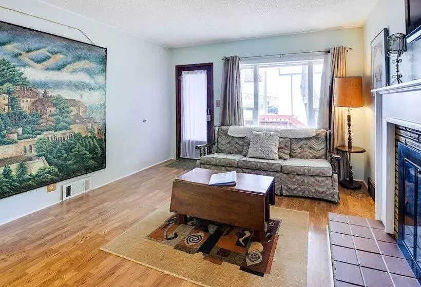 Spacious Wyoming Retreat: Fishing & Hunting