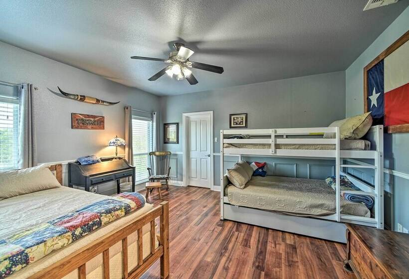 Sprawling Mico Retreat W/ Panoramic Views!