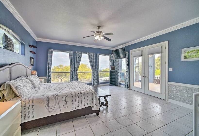 Sprawling Mico Retreat W/ Panoramic Views!