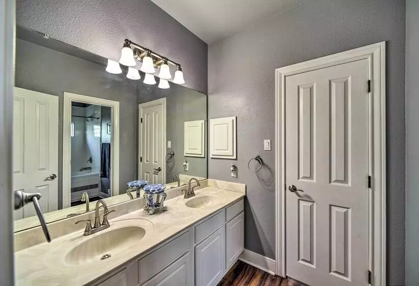 Sprawling Mico Retreat W/ Panoramic Views!