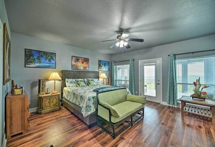 Sprawling Mico Retreat W/ Panoramic Views!