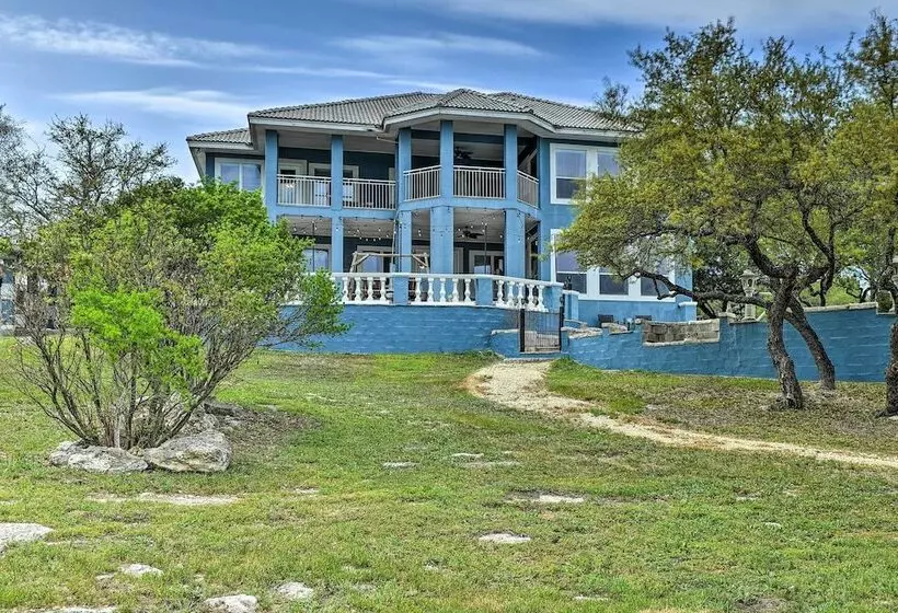 Sprawling Mico Retreat W/ Panoramic Views!