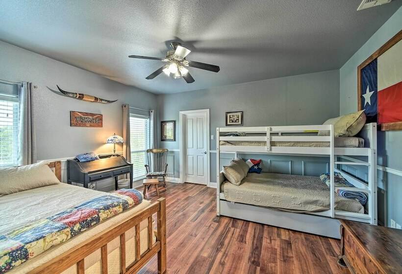 Sprawling Mico Retreat W/ Panoramic Views!