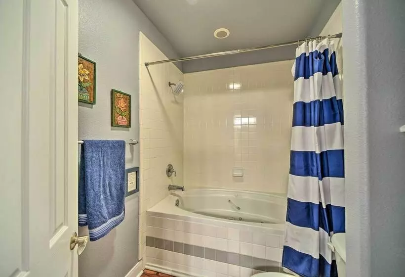 Sprawling Mico Retreat W/ Panoramic Views!