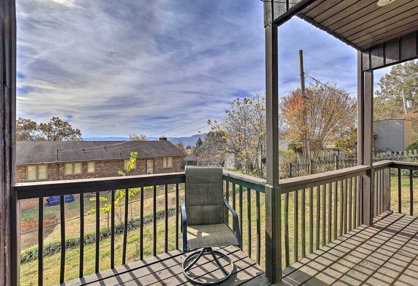 Updated Kingsport Home W/ Deck + Mtn Views!