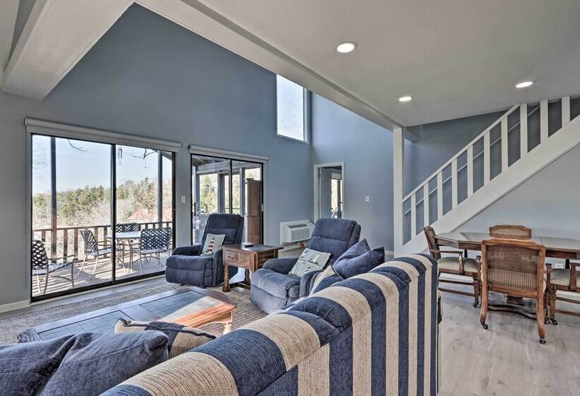 Lake View Margaritaville Retreat W/ Screened Porch