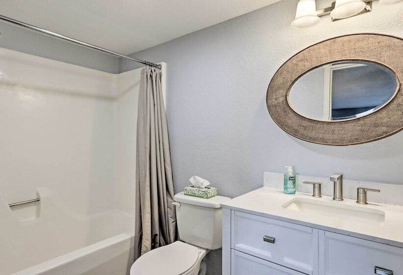 Lake View Margaritaville Retreat W/ Screened Porch