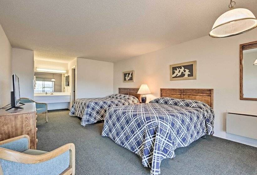 Lake View Margaritaville Retreat W/ Screened Porch