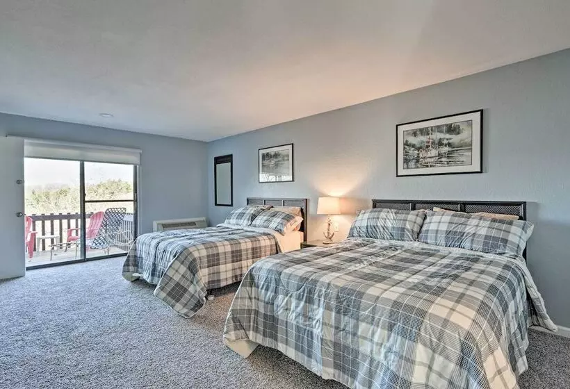 Lake View Margaritaville Retreat W/ Screened Porch