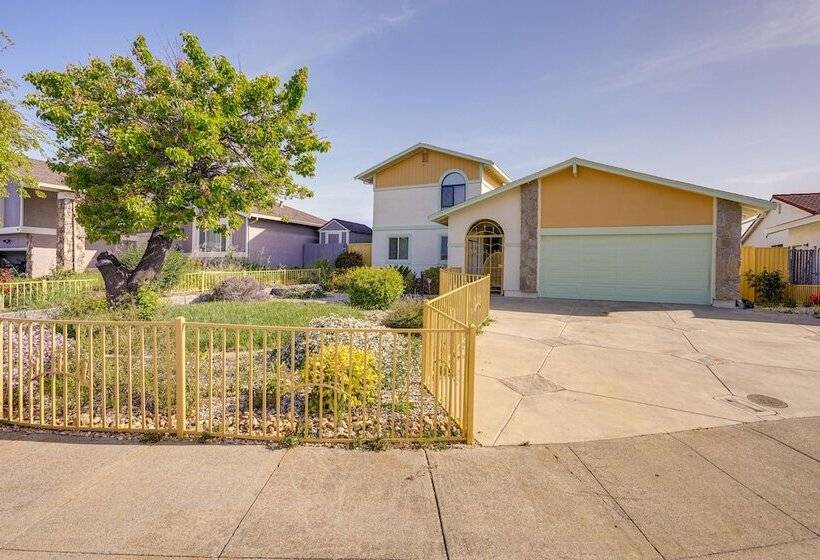 Vallejo Home W/spacious Deck, Hot Tub & Views