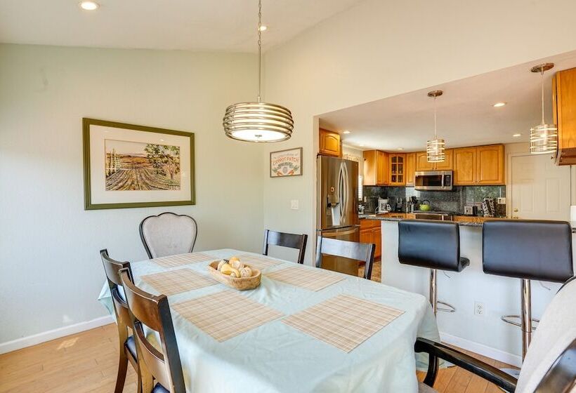 Vallejo Home W/spacious Deck, Hot Tub & Views