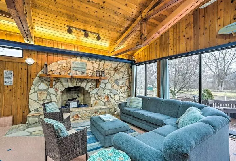 Vermilion River Home W/ Hot Tub & Private Dock!