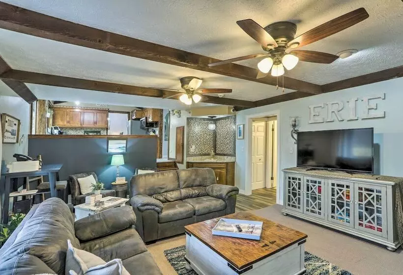 Vermilion River Home W/ Hot Tub & Private Dock!