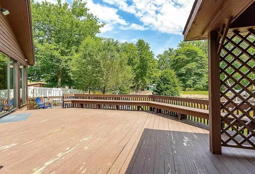 Vermilion River Home W/ Hot Tub & Private Dock!