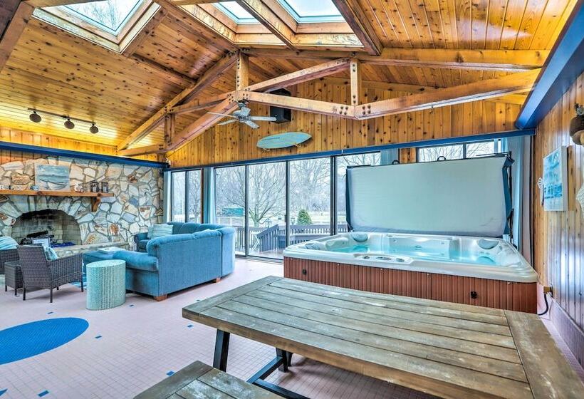 Vermilion River Home W/ Hot Tub & Private Dock!