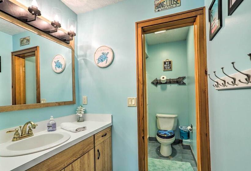 Vermilion River Home W/ Hot Tub & Private Dock!