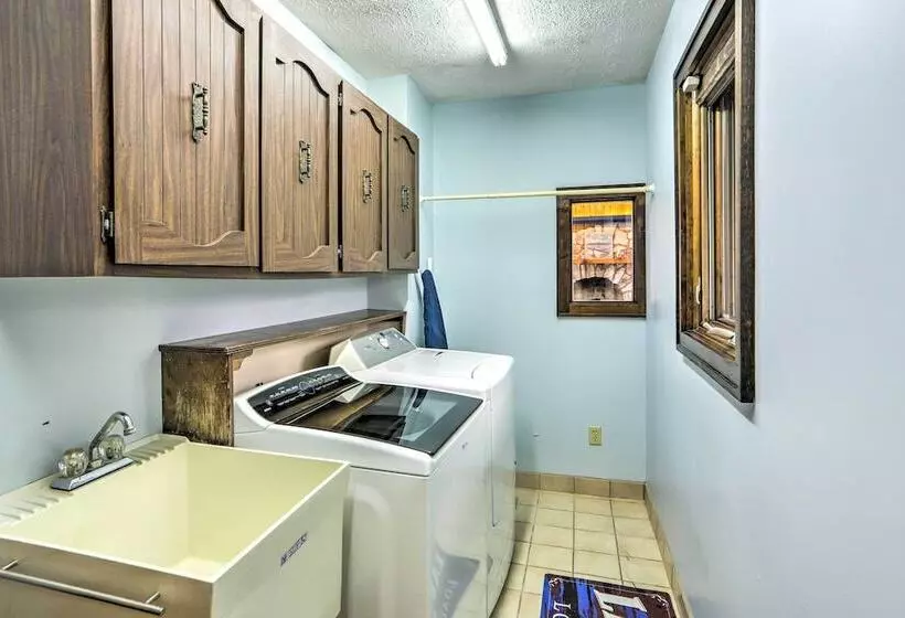 Vermilion River Home W/ Hot Tub & Private Dock!