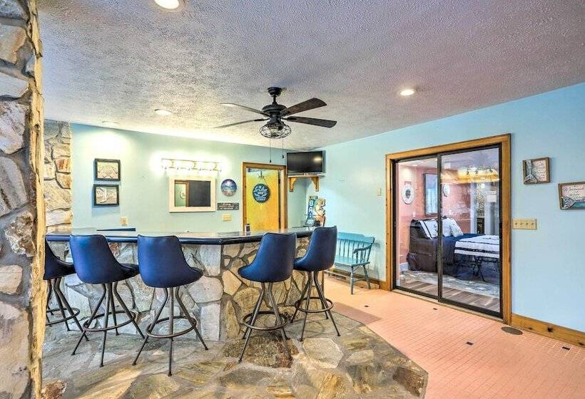 Vermilion River Home W/ Hot Tub & Private Dock!