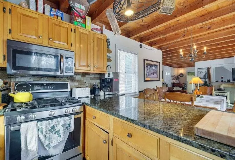 4 Mi To Sugarbush Resort: Waitsfield Retreat