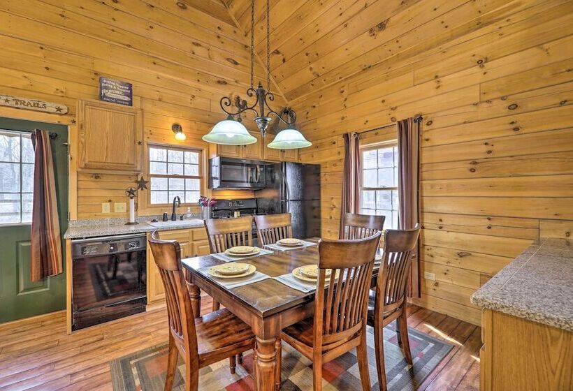 Warm & Woodsy Rothbury Escape W/ Loft & Porch