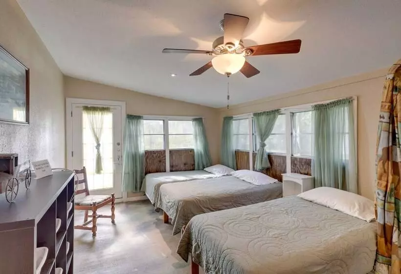 Spacious Family Home In Belton: Patio & Yard!