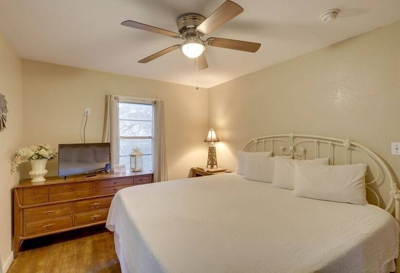 Spacious Family Home In Belton: Patio & Yard!