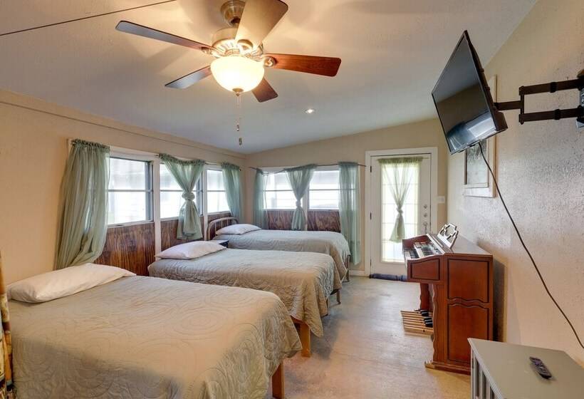 Spacious Family Home In Belton: Patio & Yard!