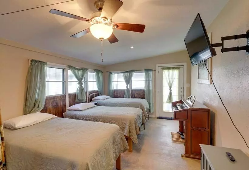 Spacious Family Home In Belton: Patio & Yard!