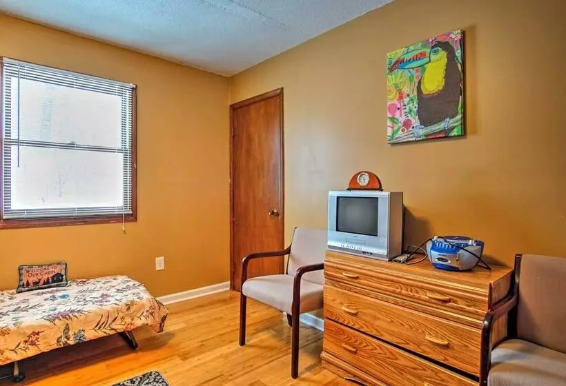 Wooded Twin Lakes Retreat: 13 Mi To Lake Michigan!